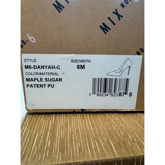 Mix No. 6 Womens Nude Patent Pointed Toe Heels With Clear Stiletto Heel - Picture 8 of 10